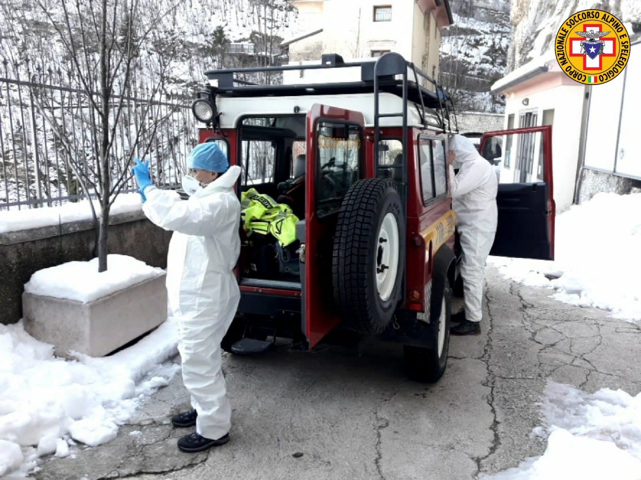 La neve blocca l’ambulanza diretta al Santuario di Madonna della Corona, interviene il soccorso Alpino