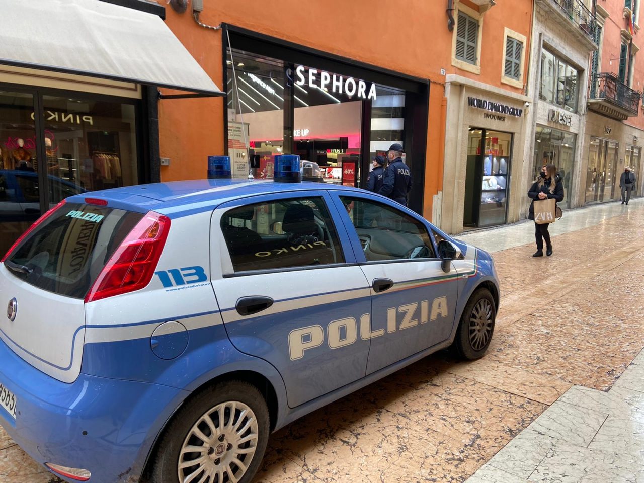 Adolescente inseguito e pestato “dal branco” in Via Mazzini