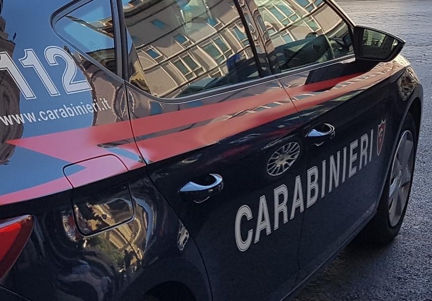 Fanno colazione seduti al bar in centro a Caprino Veronese: clienti sanzionati, locale chiuso