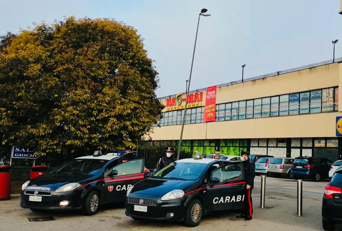 Fermati in 5 nei pressi del “Soave Center” sprovvisti di documenti e con precedenti penali
