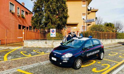 Ubriaco pretende di accedere nel locale nonostante l’orario di chiusura