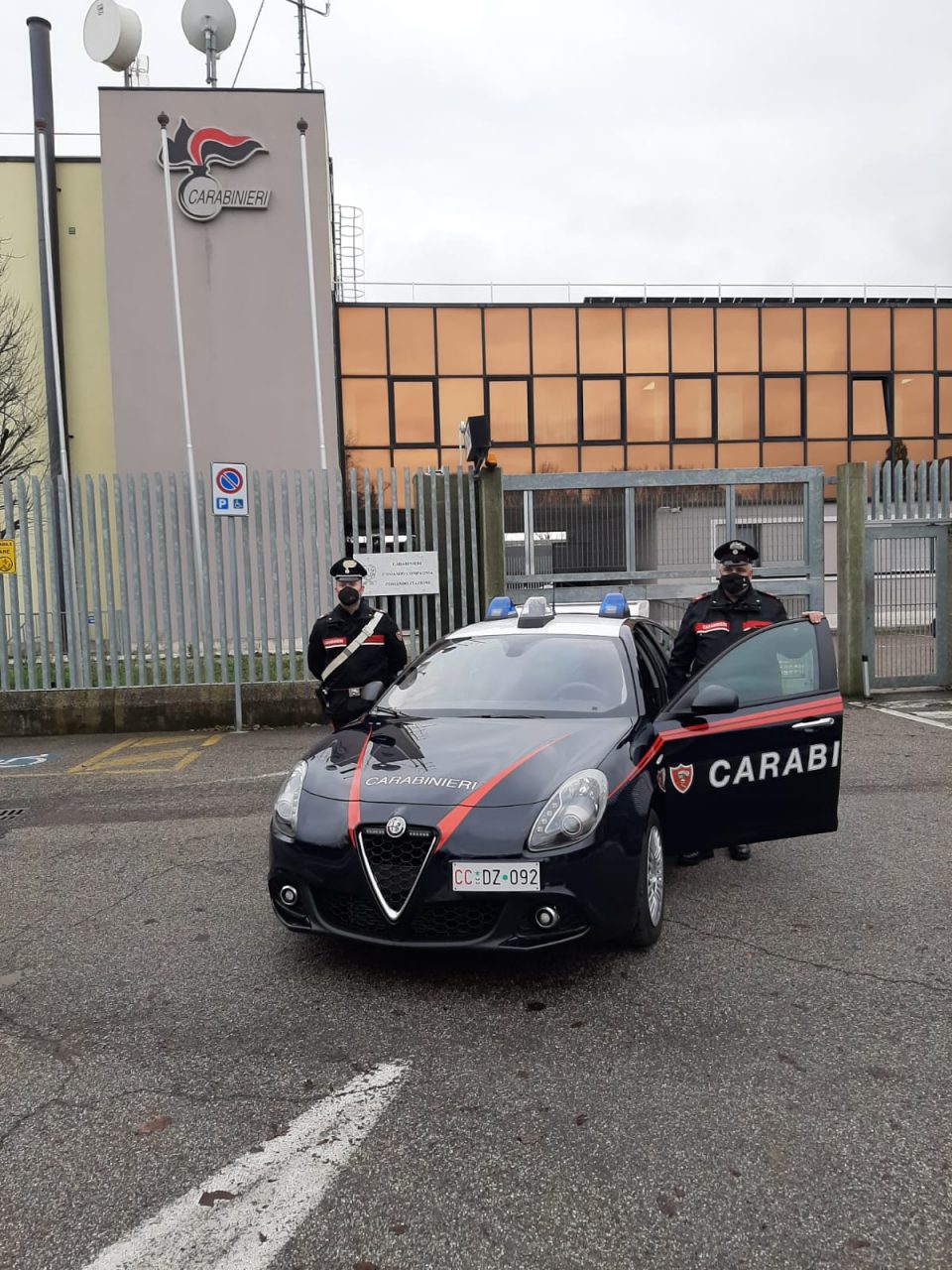 Minacciati con una pistola a Legnago da un giostraio che gli ha rubato l’orologio di lusso