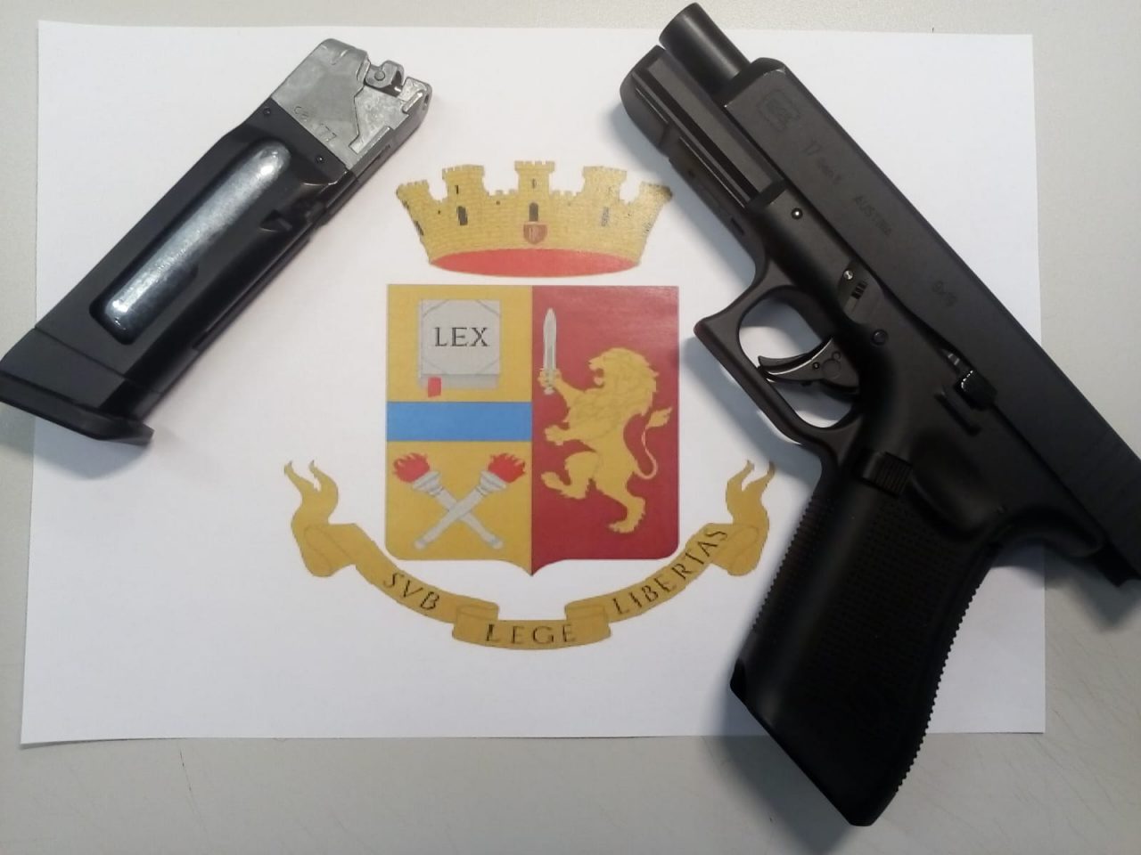 Fermato 18enne in stazione Porta Nuova con una pistola giocattolo infilata nella cintura