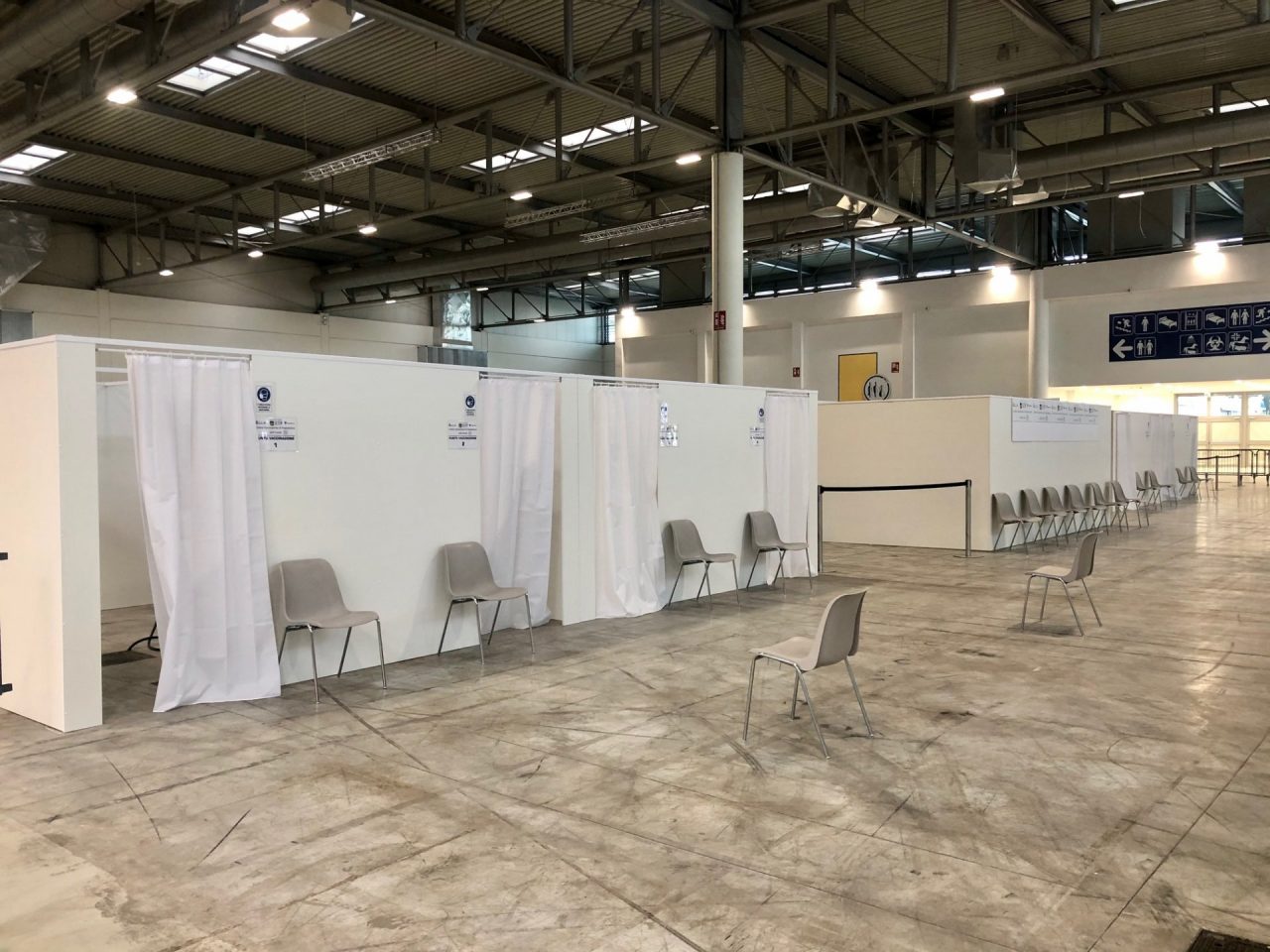 Centro vaccinale in Fiera: il 30 agosto sarà l’ultimo giorno di attività, ecco il calendario