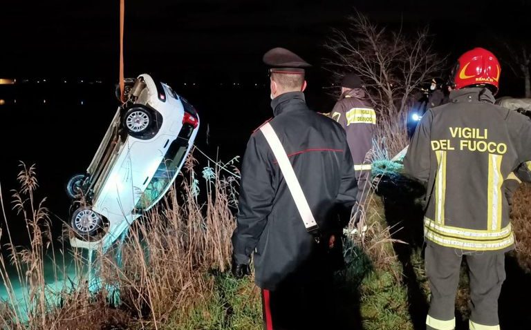 Trovata un’auto nel lago artificiale a Zevio, indagini in corso