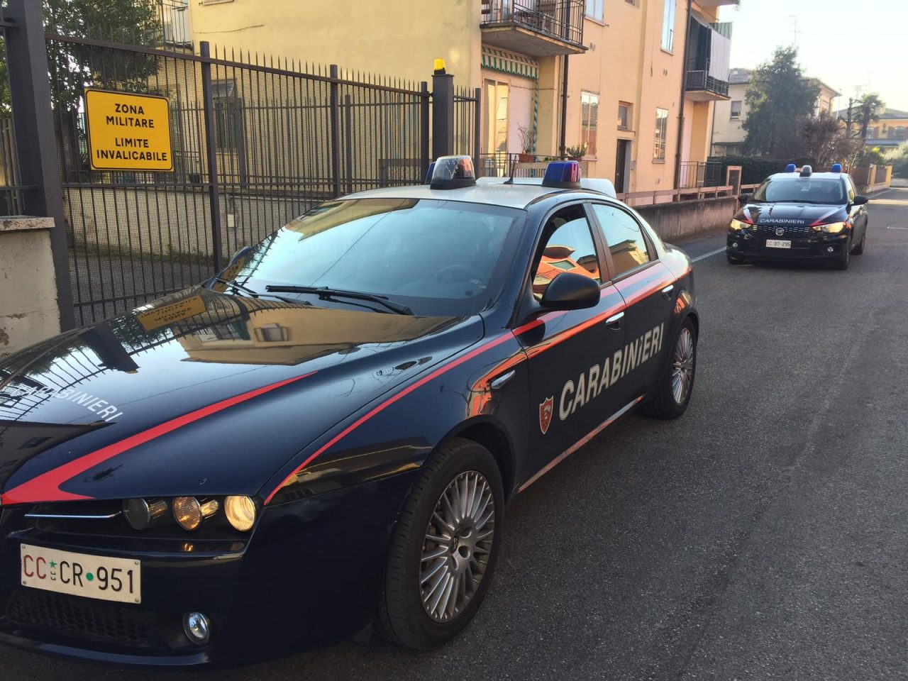 Assembramento all’angolo buffet del bar, scatta la sanzione