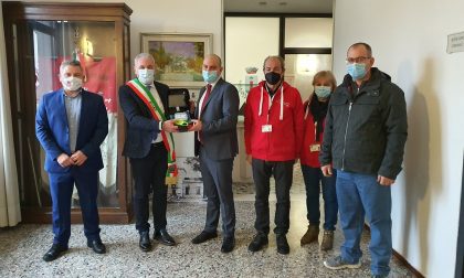 Oppeano città sempre più cardioprotetta: le banche donano 3 defibrillatori