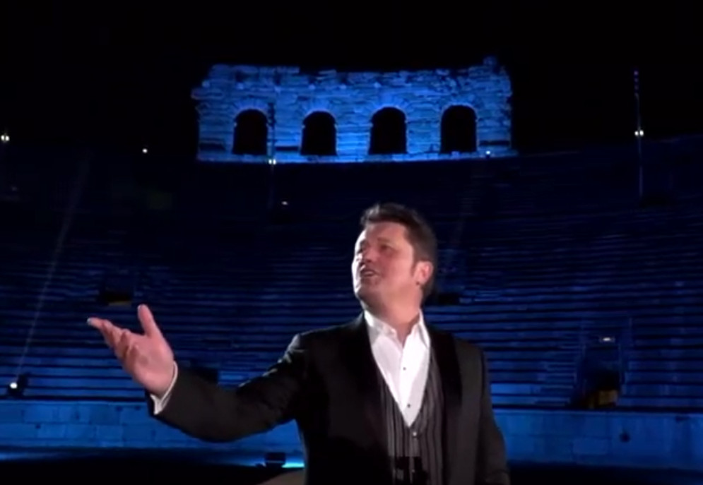 Il video di Piotr Beczała che ha incantato tutti cantando all’Arena per i Mondiali Cortina 2021