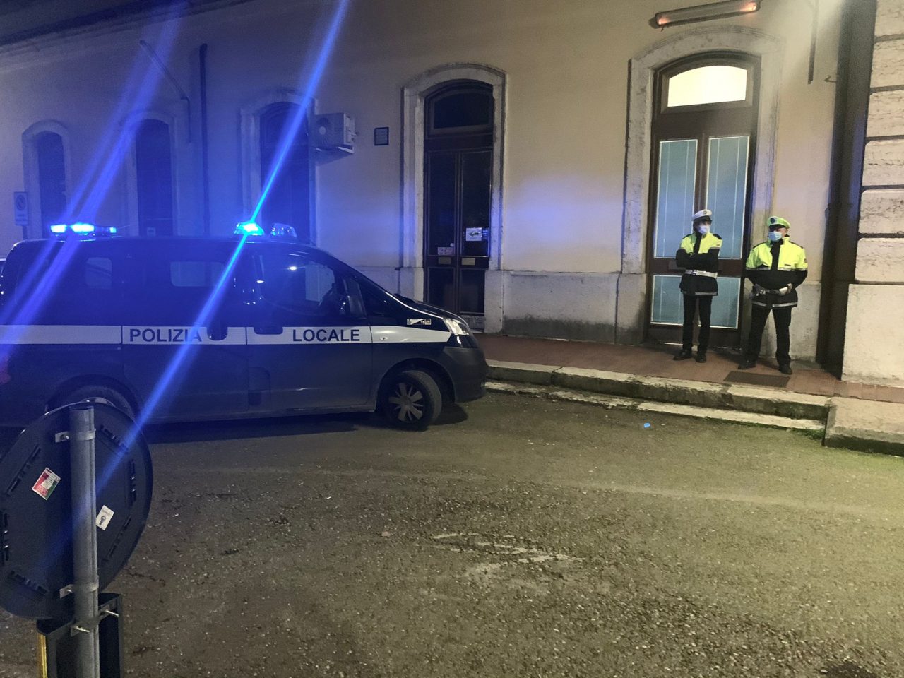 Stazione ferroviaria di Legnago: RFI chiude la sala d’attesa alle 19