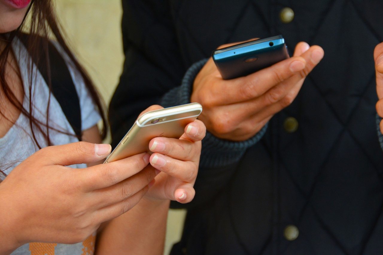 Diffusione dell’utilizzo della chat Omegle tra gli adolescenti, è allarme a Castel d’Azzano