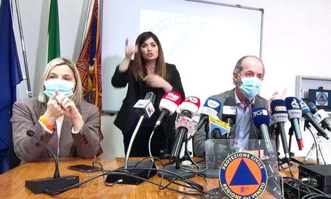 Indagine vaccini, Nas in Regione Veneto. Zaia: “Ho detto io a Flor di avvisarli”