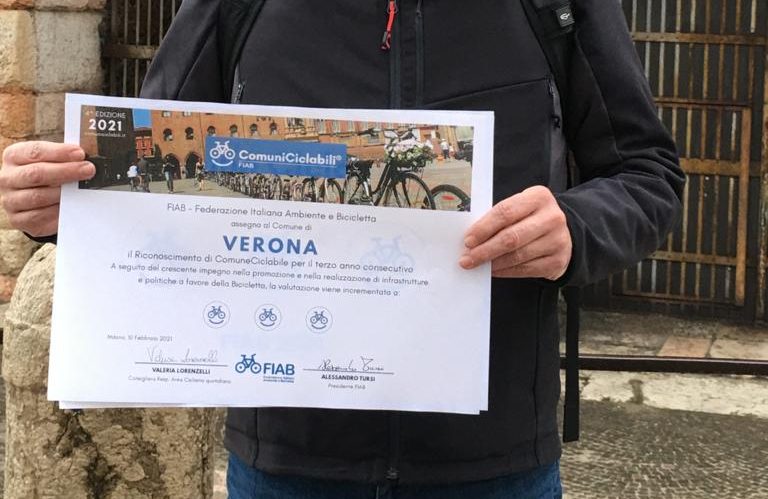 Verona sempre più “bike friendly”, assegnata oggi la terza “Stella Fiab”