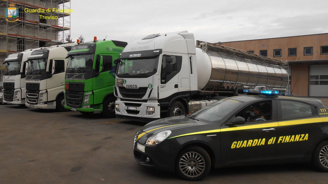 Contrabbando di gasolio, 33 denunce e due arresti: sequestri per 1,7 milioni di euro