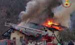 Le foto dell'incendio che ha distrutto un'abitazione a Brentino Belluno