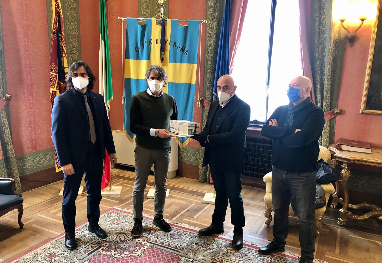 Donate 10mila mascherine FFP2 al Comune per gli studenti che usano i mezzi Atv