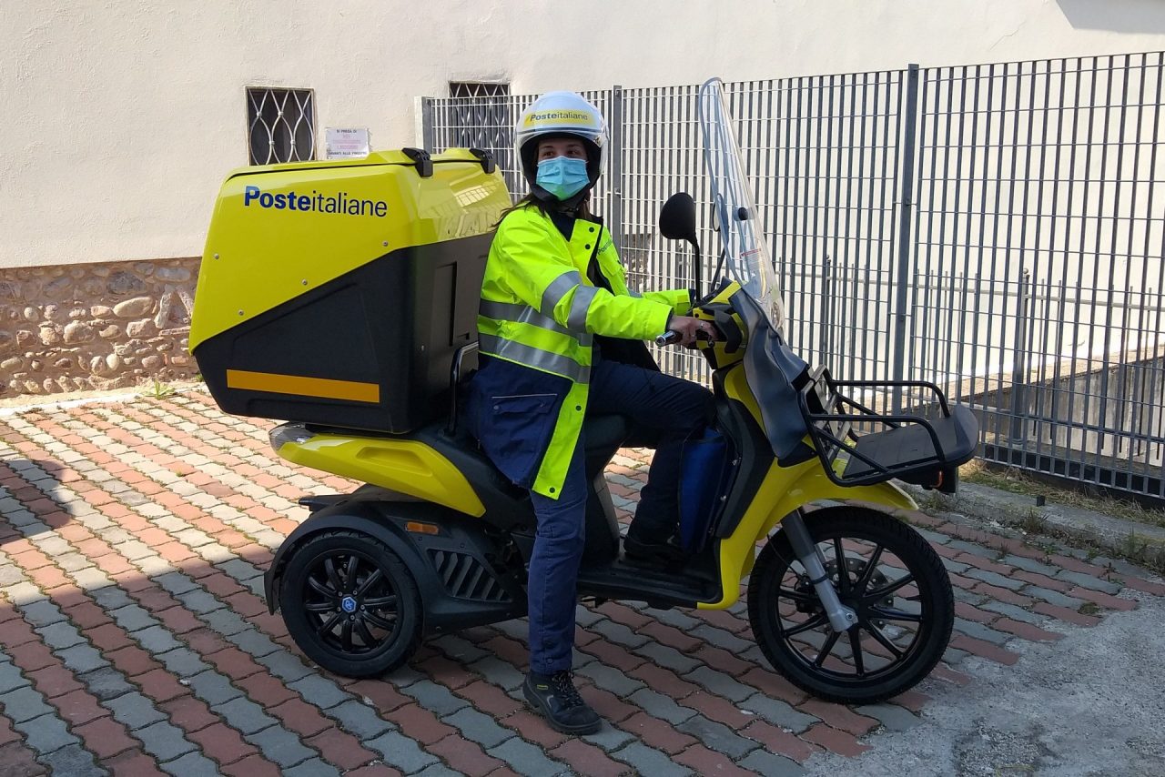A Villafranca in servizio i nuovi mezzi “green” di Poste Italiane