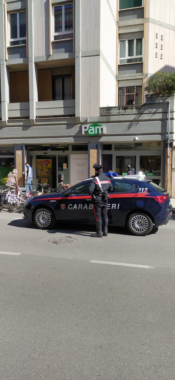 Fermato per un controllo mentre passeggia a Verona: aveva un documento d’identità falso