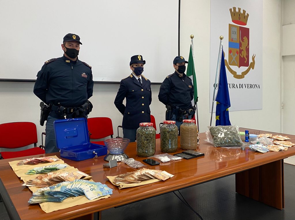 Agenti intervengono per una lite tra ex fidanzati e trovano anche della droga in casa