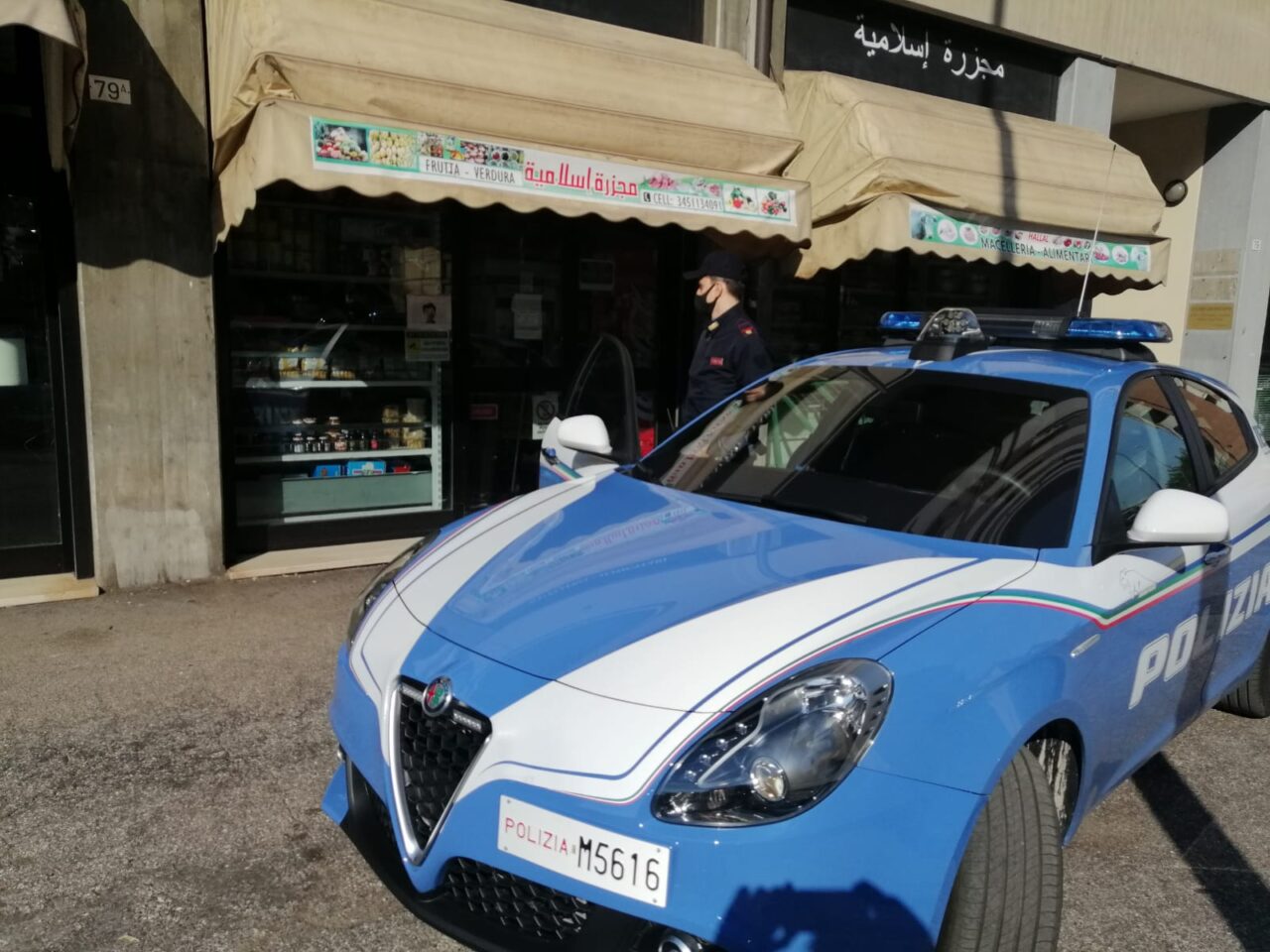 Buoni pasto “illeggibili”, violenta lite nel negozio alimentari in zona stadio: chiuso per 5 giorni