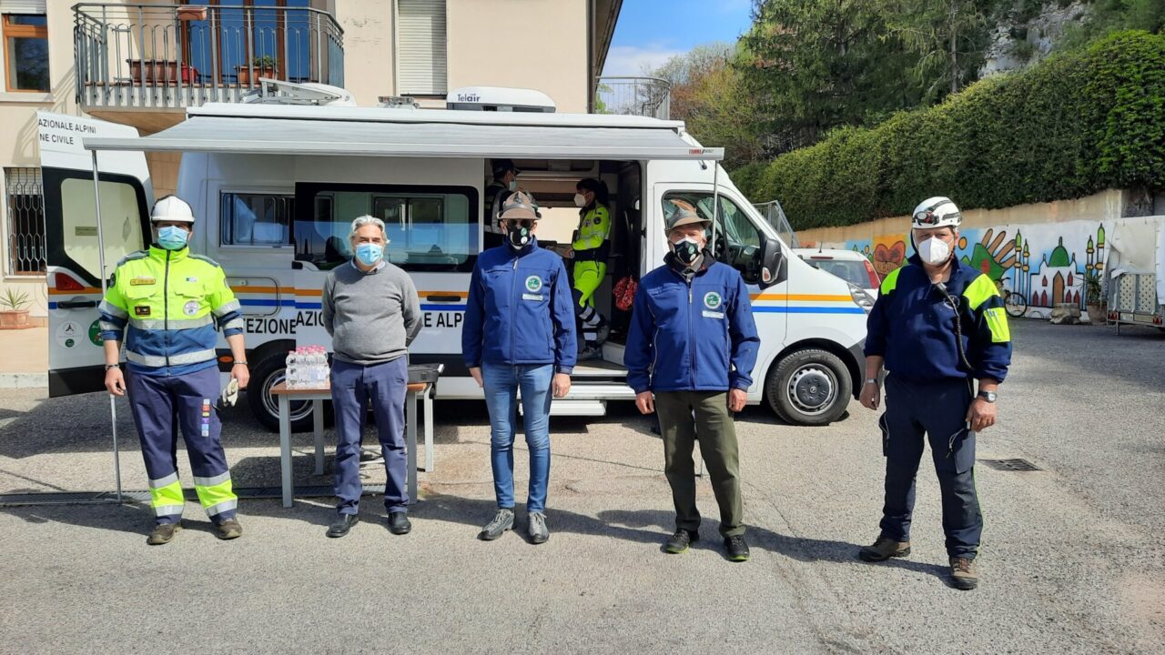 Oltre 140 volontari Protezione Civile ANA al lavoro per rimettere in sicurezza il parco del Don Calabria