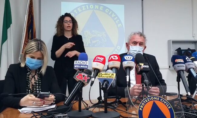 Inchiesta Report, a sorpesa Flor alla conferenza stampa: “Ho fatto tutto nel rispetto dei regolamenti”