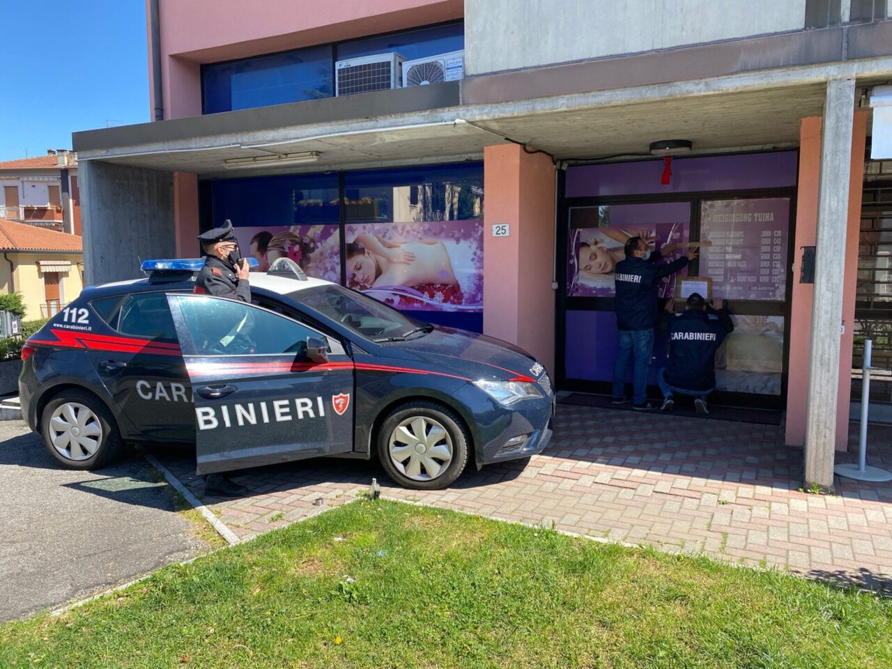 Individuato e arrestato l’uomo che faceva prostituire le cinesi nel centro massaggi