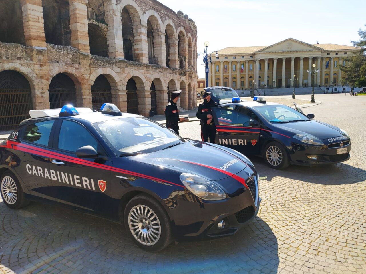 Tenta la “truffa dello specchietto” con una donna veronese ma viene scoperto