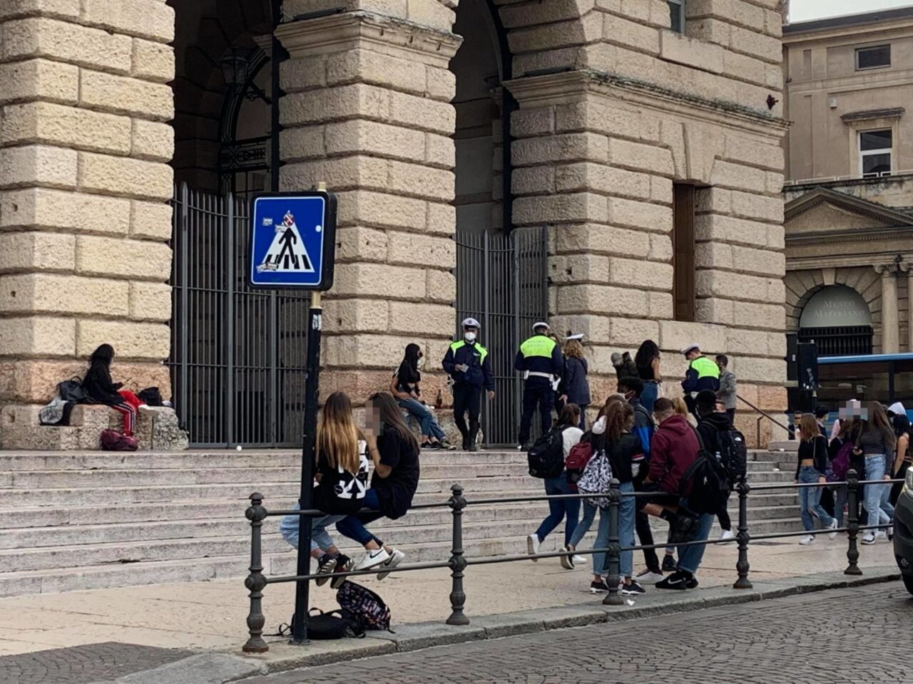 Bullismo, prosegue l’allarme baby gang a Verona: minorenni picchiati per avere i soldi