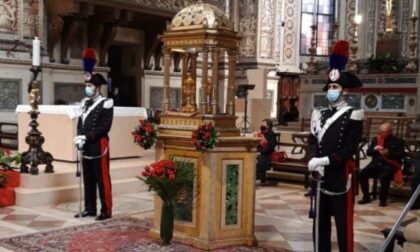 Dal veronese a Mantova in chiesa per rubare (ancora) le monetine: un fedele lancia l’allarme