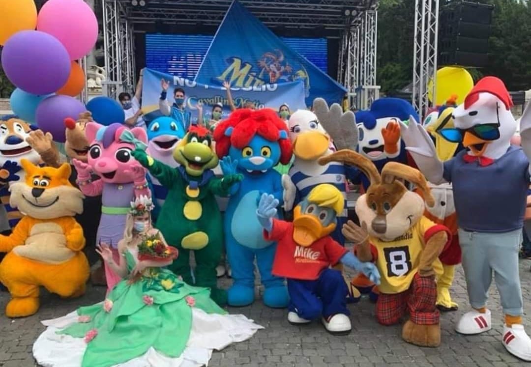 Gardaland a Roma per chiedere la riapertura: “Siamo parchi temateci… non temeteci”