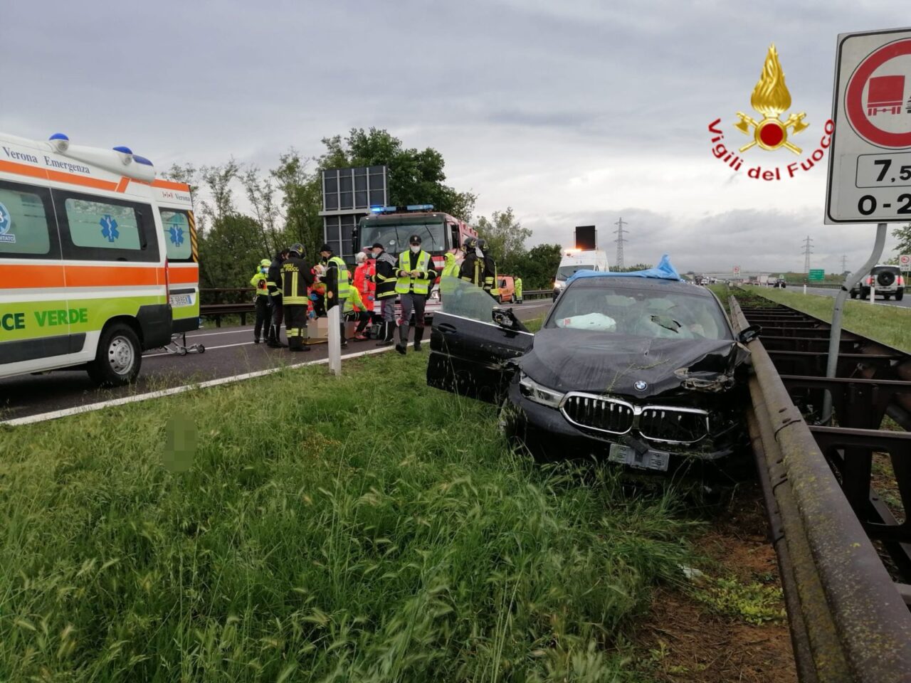 Incidente sull’A22: si schianta con l’auto contro il guardrail, ferito un 66enne