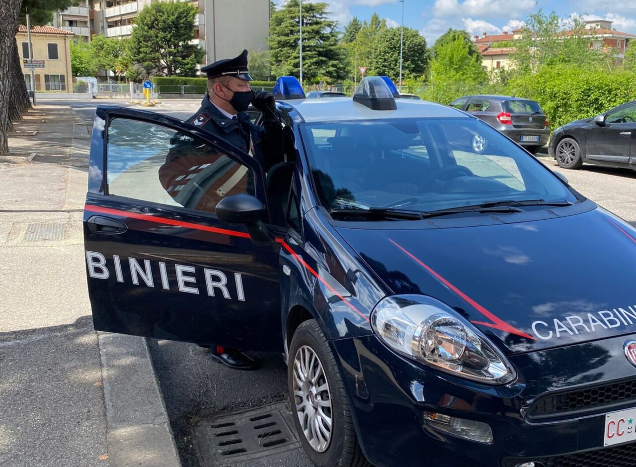 Aveva falsificato un testamento e alterato un assegno bancario: latitante arrestato dopo 15 anni