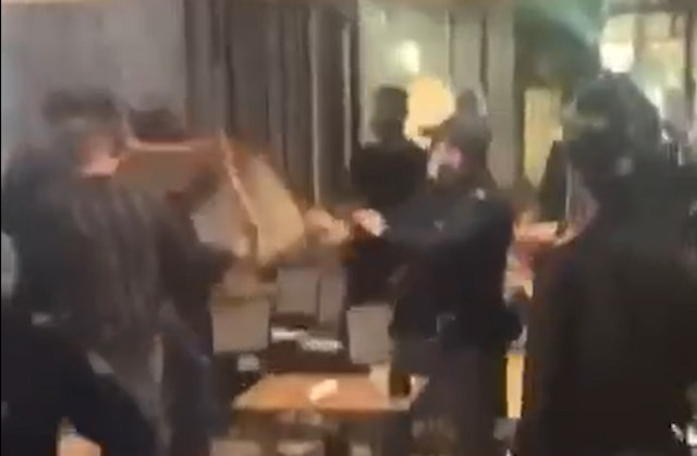 Il video dell’aggressione che ha generato una rissa in Piazza Erbe