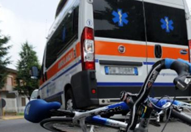 Malore in bicicletta: 53enne cade e muore sul posto