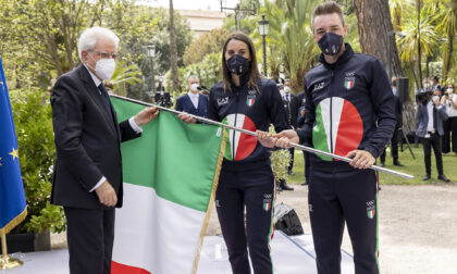 Olimpiadi a Tokyo, consegnato il tricolore a Elia Viviani: "Un vero onore"