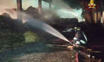 Le foto e il video del grosso incendio in un fienile a Minerbe: salvate 500 mucche