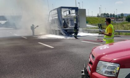 Camion in fiamme sull’A4: padre e figlio veronesi miracolati