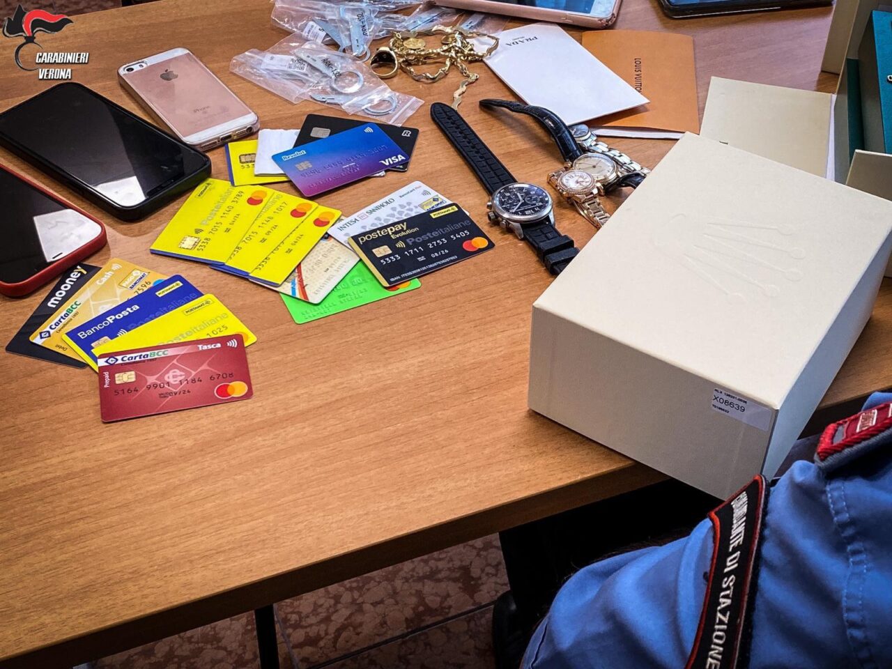 Sgominata la banda dei furti agli anziani: a Legnago la base logistica con 55 auto a disposizione
