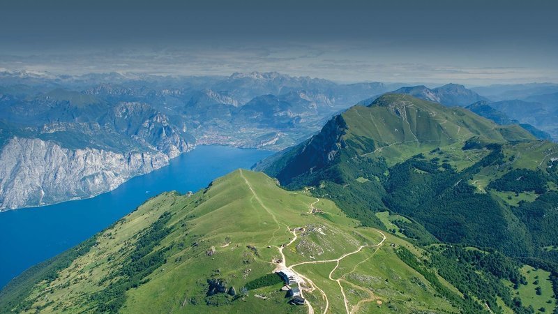 Una croce di 18 metri sul Monte Baldo, la Procura apre un’inchiesta