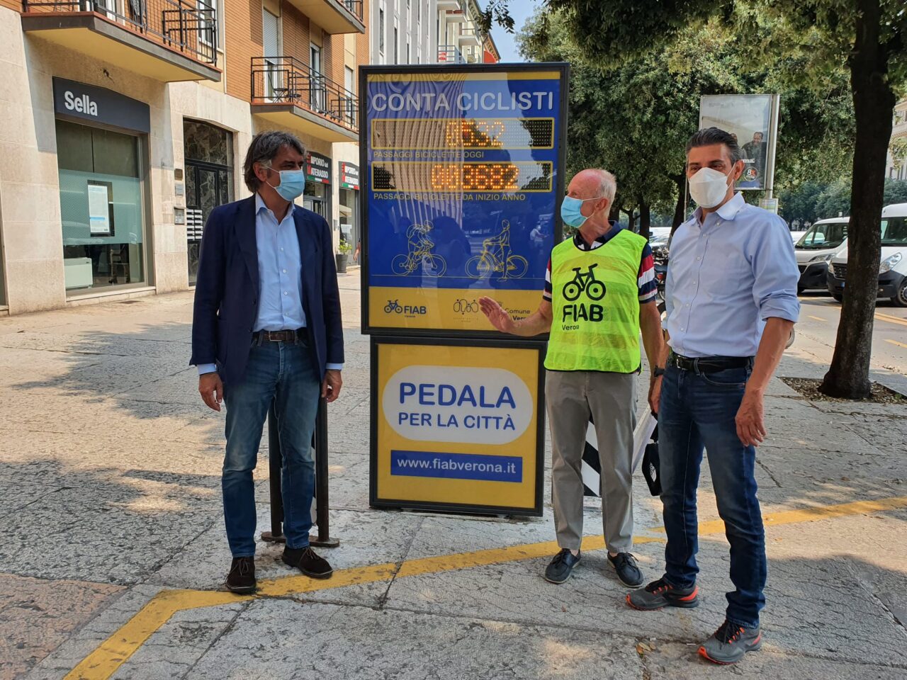 In funzione il primo display contabiciclette a Verona, l’unico di Fiab in Italia