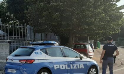 Faceva vedere video porno alla moglie dandole della prostituta e la minacciava di morte, arrestato 36enne