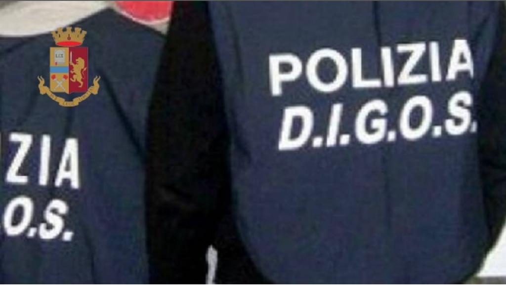 Hellas-Napoli: ultras partenopei lanciano torce illuminanti contro i tifosi scaligeri, 5 denunciati
