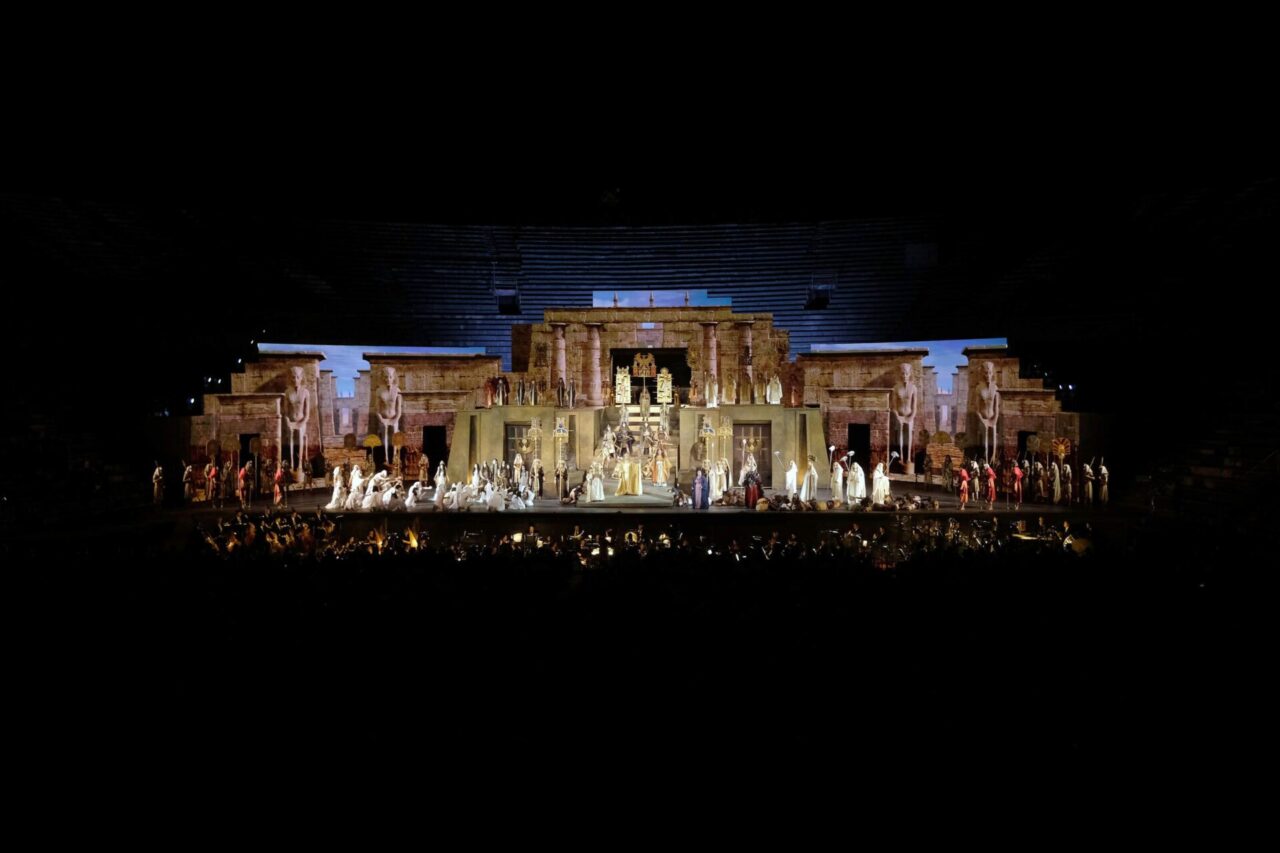 Lo sciopero dei lavoratori Fondazione Arena non ferma l’“Aida” eseguita al pianoforte