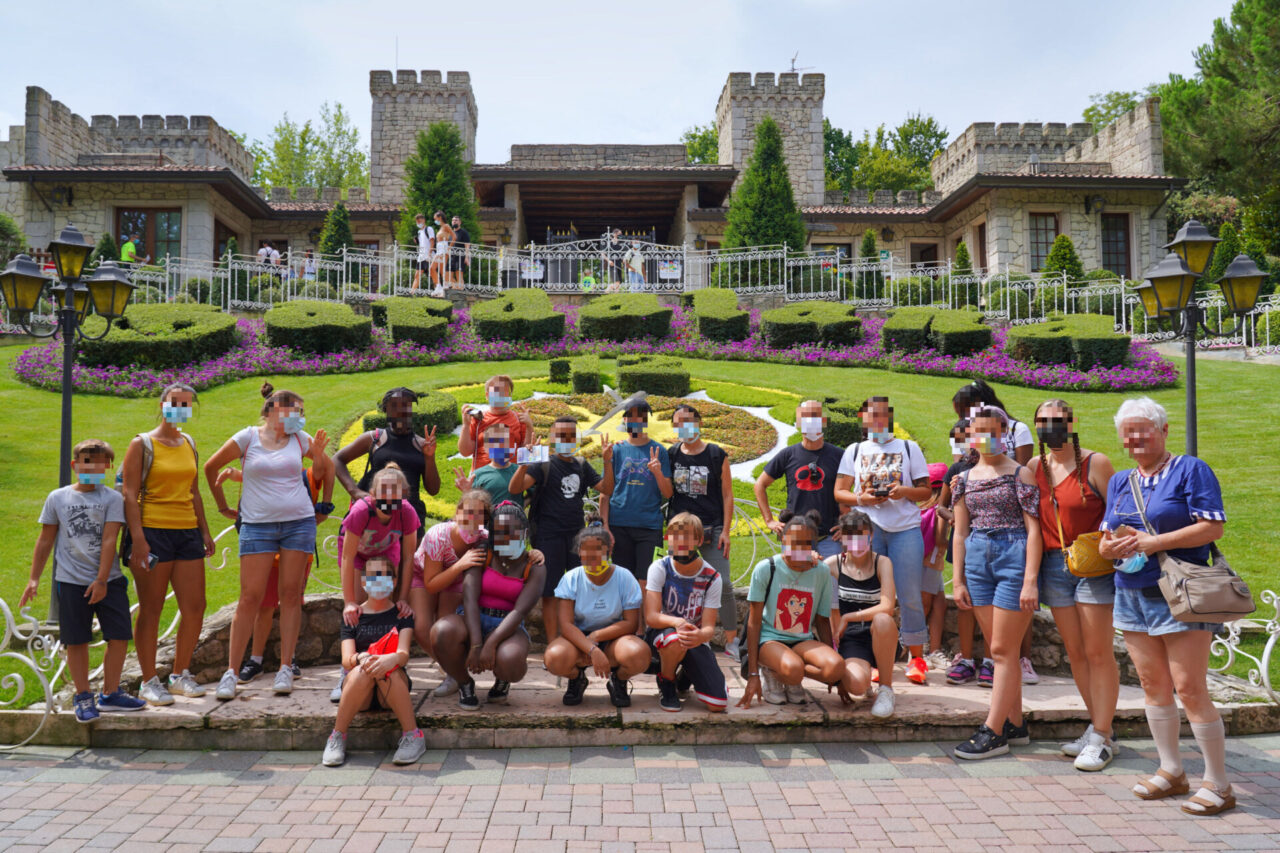 Ben 140 ragazzi delle associazioni sostenute da OTB Foundation ospiti a Gardaland