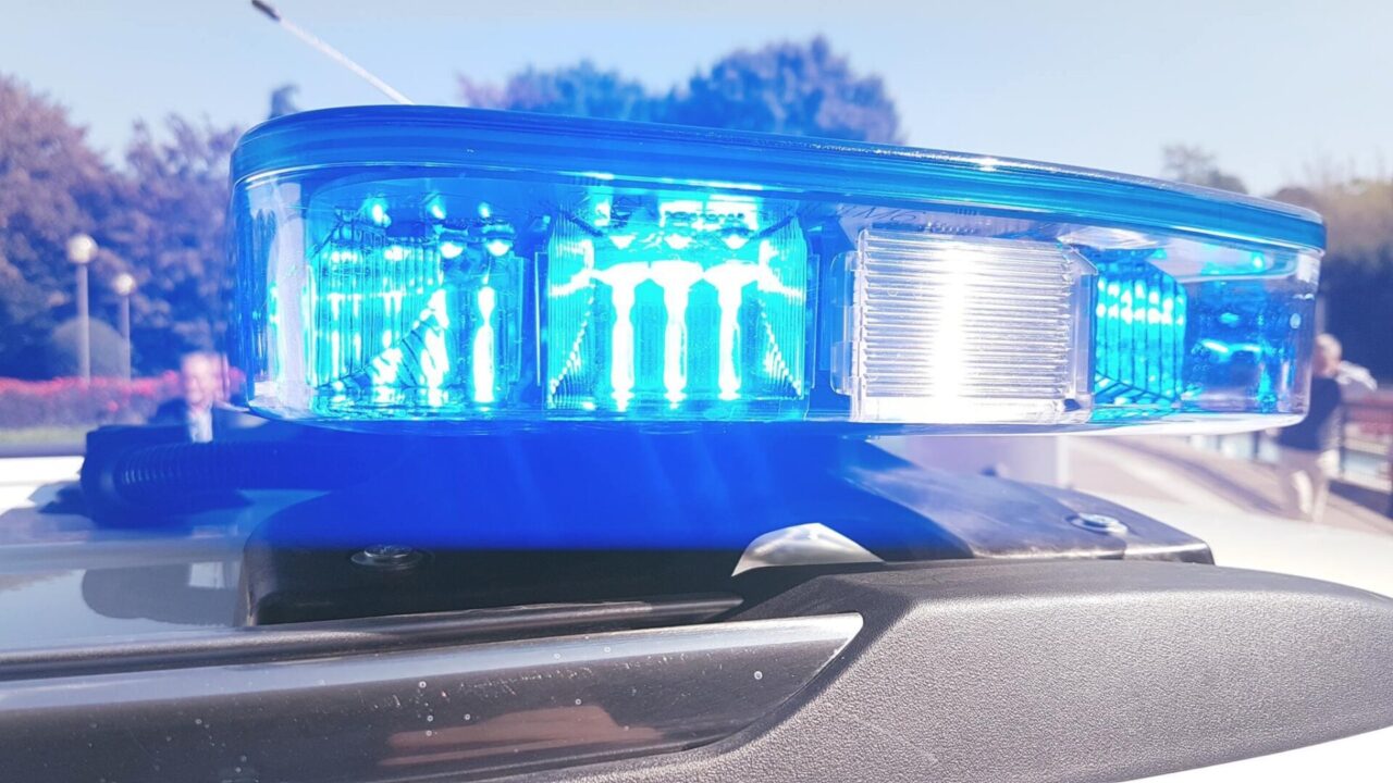 Tragedia sulla Porcilana, tremendo scontro tra due auto: un morto