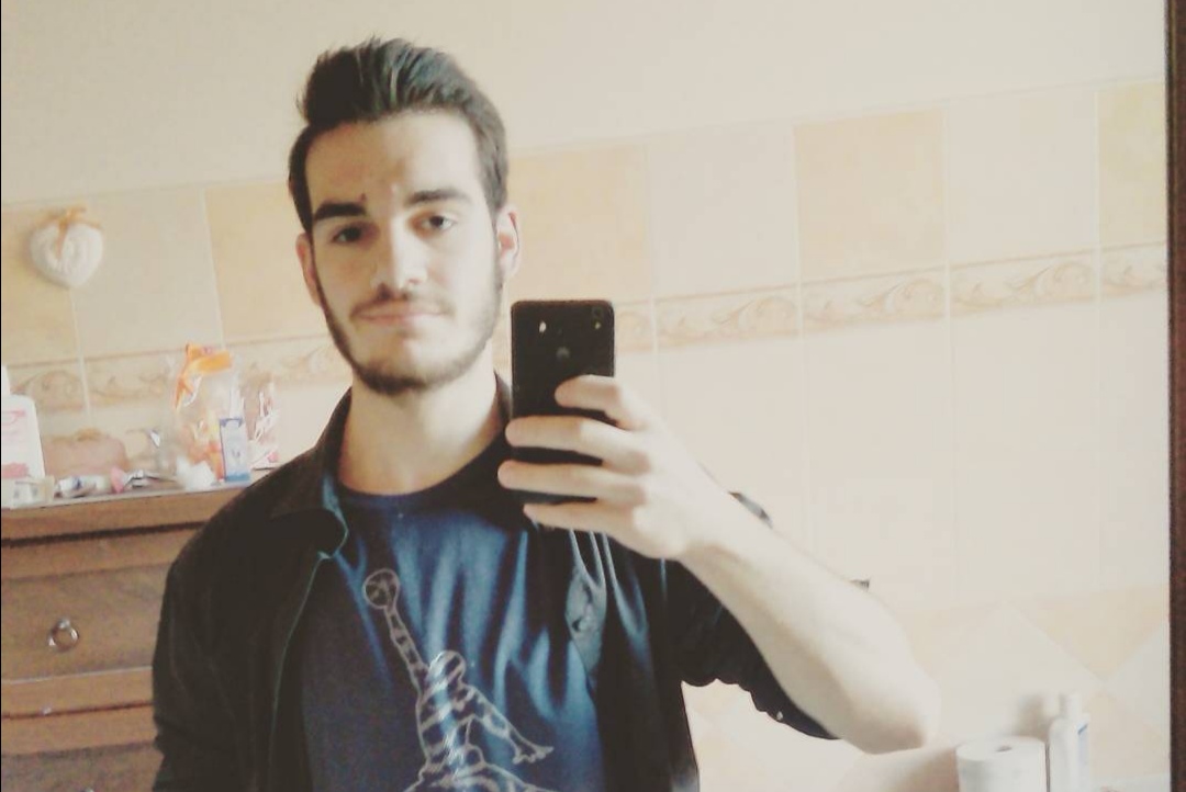 Tragedia sulla strada La Rizza: Vigasio in lutto per la morte del 22enne Nicola Perina