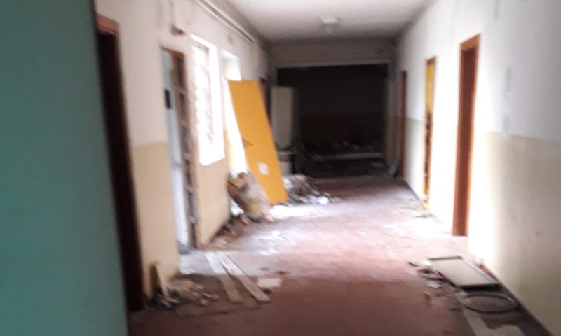 Sgombero scuole Frattini: gli “inquilini” non avevano documenti ma una lunga lista di precedenti