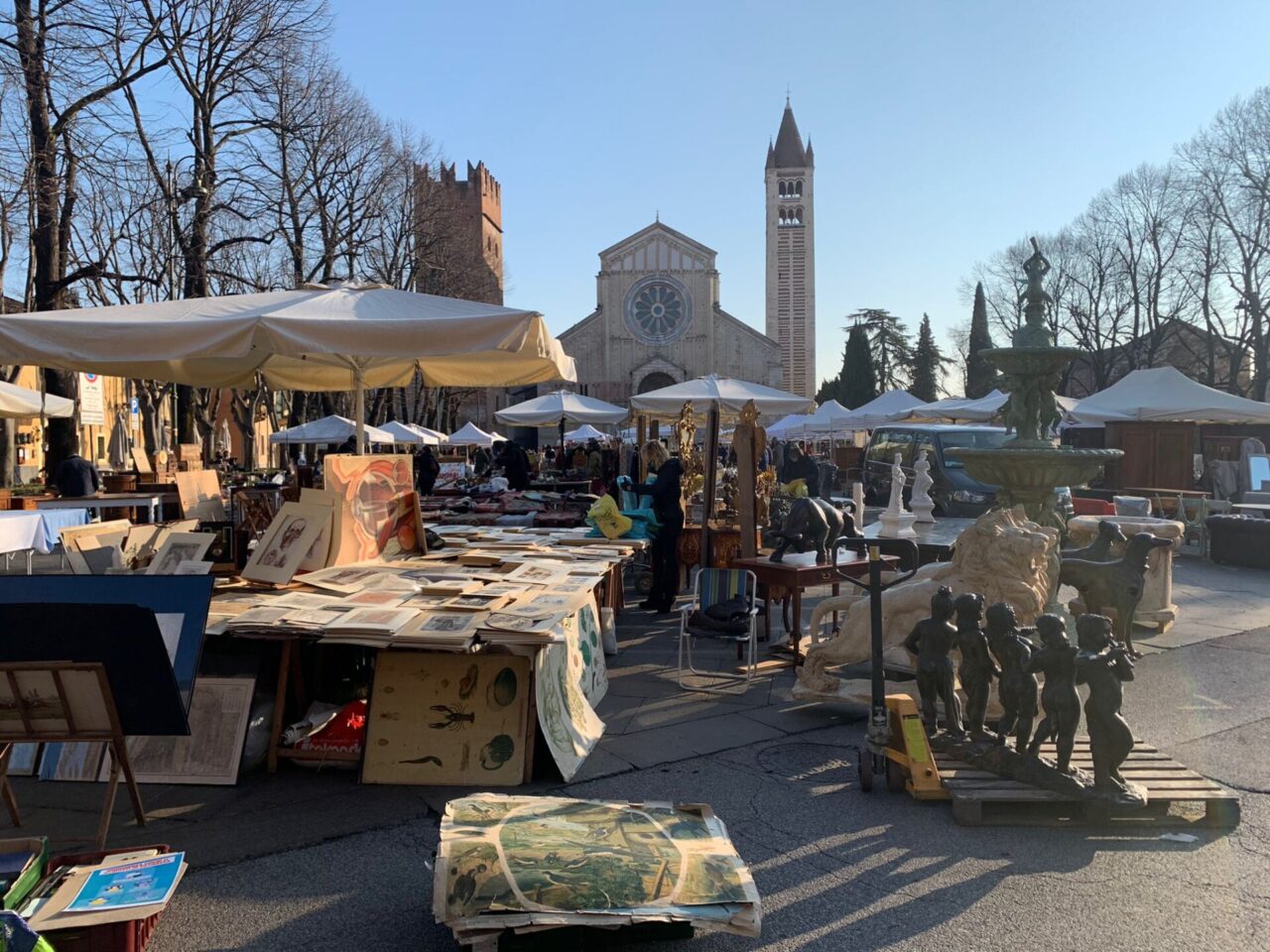 Sapore d’estate a Verona Antiquaria: il mercato dell’antiquariato e “La Spiaggetta” animano San Zeno