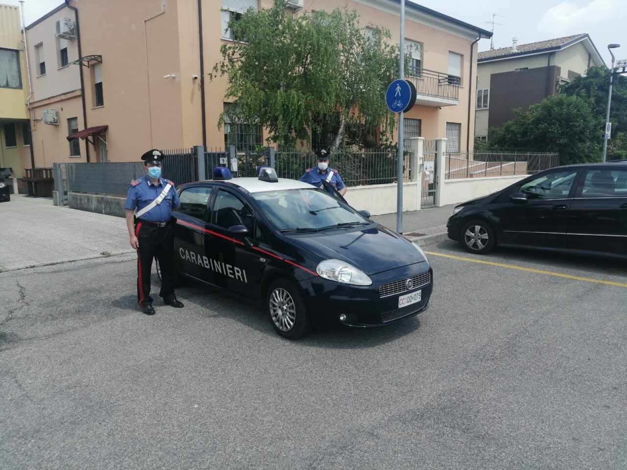 E’ ai domiciliari ma la trovano in bicicletta: “Avevo necessità di prendere una boccata d’aria”