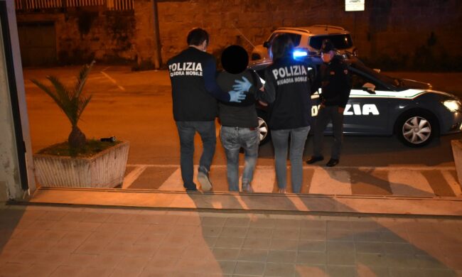 Rapinava gli anziani usando lo spray al peperoncino, arrestato a Verona